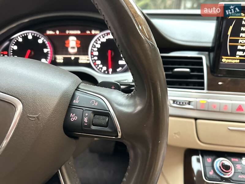 Седан Audi A8 2014 в Киеве