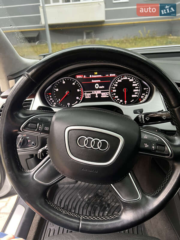 Седан Audi A8 2010 в Новояворовске фото 21 Седан Audi A8 2010 в Новояворовске