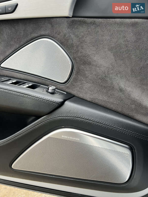 Седан Audi A8 2010 в Новояворовске фото 38 Седан Audi A8 2010 в Новояворовске