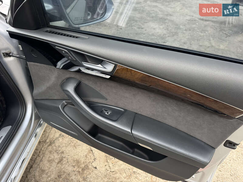 Седан Audi A8 2015 в Киеве