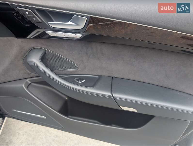 Седан Audi A8 2014 в Борисполе