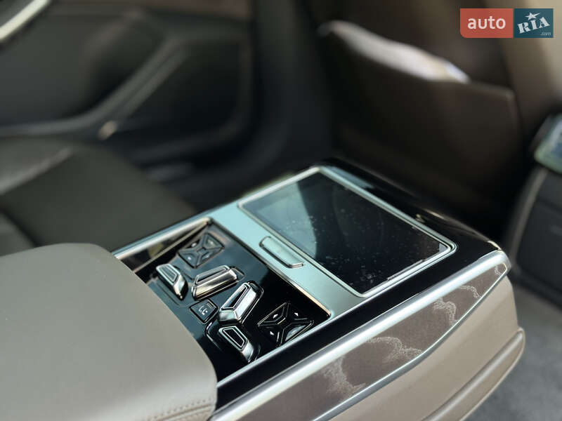 Седан Audi A8 2021 в Ивано-Франковске