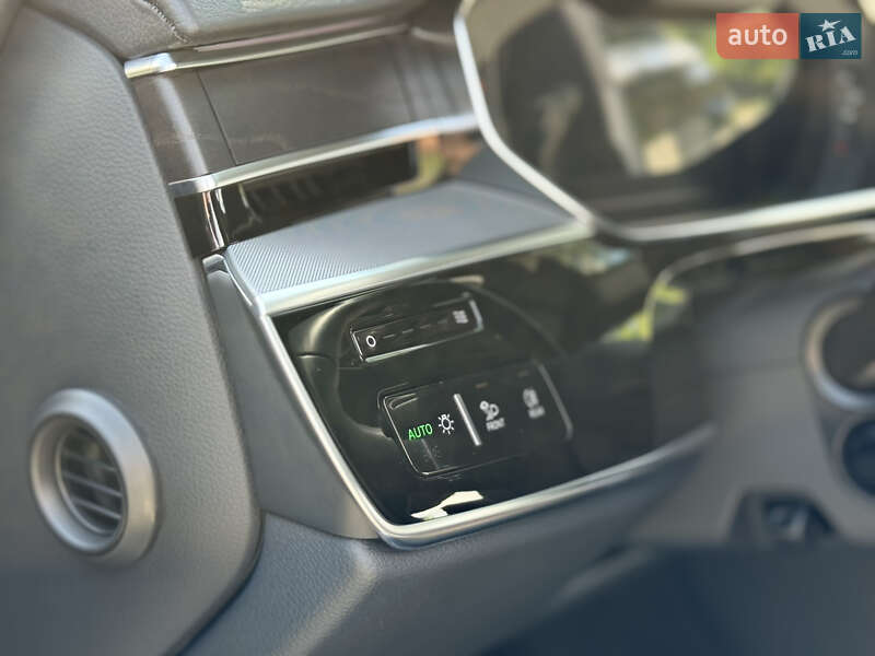 Седан Audi A8 2021 в Ивано-Франковске