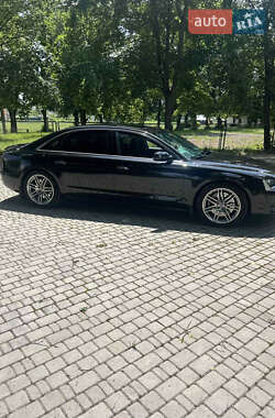 Седан Audi A8 2013 в Сокирянах