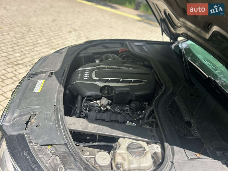 Седан Audi A8 2013 в Сокирянах