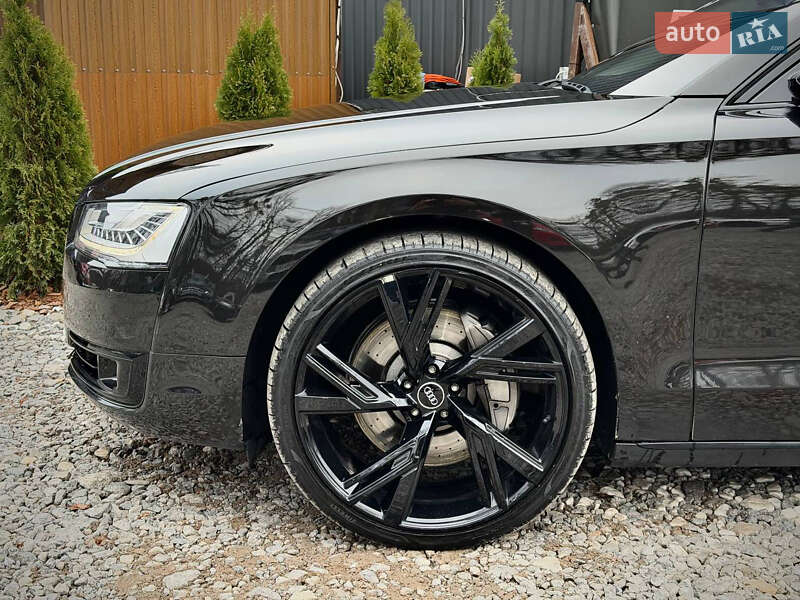 Седан Audi A8 2014 в Виннице