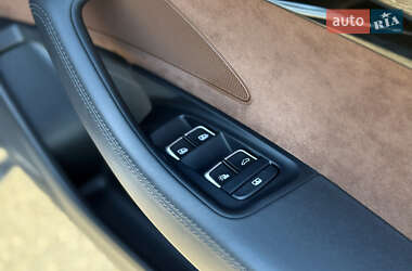 Седан Audi A8 2015 в Киеве
