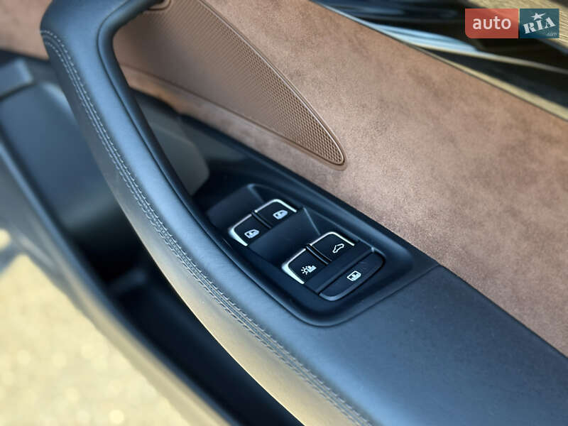 Седан Audi A8 2015 в Киеве фото 31 Седан Audi A8 2015 в Киеве