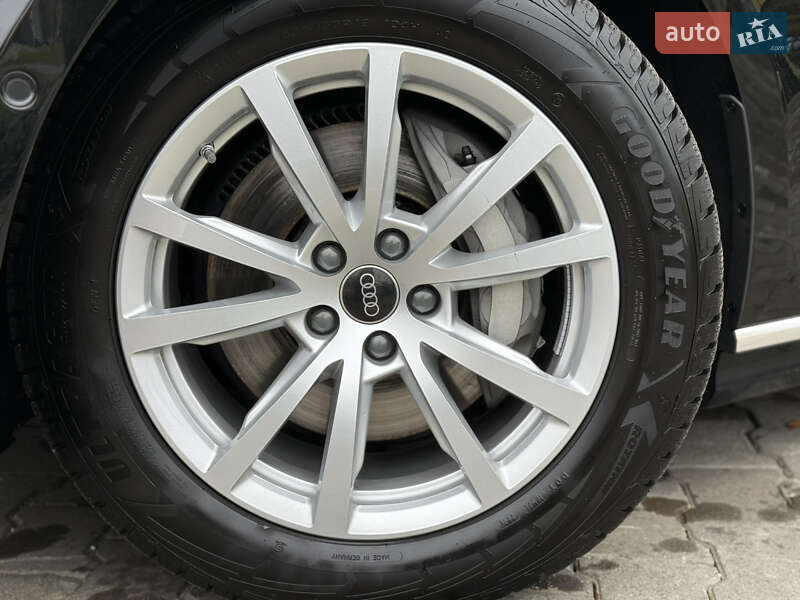 Седан Audi A8 2024 в Хмельницком