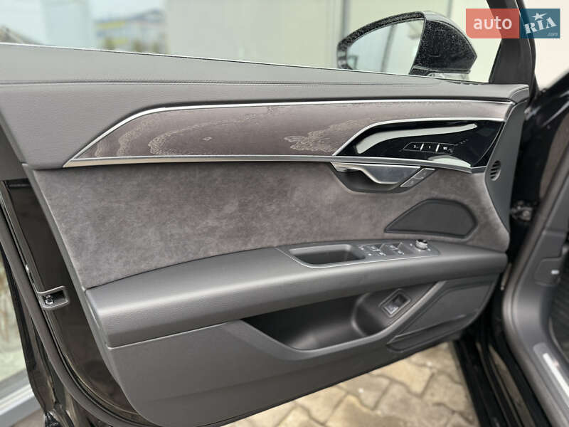 Седан Audi A8 2024 в Хмельницком