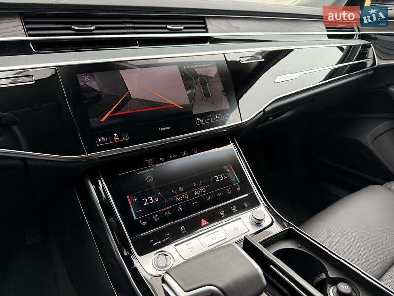 Седан Audi A8 2024 в Хмельницком