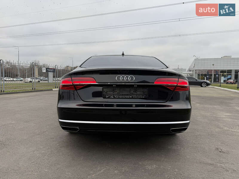Седан Audi A8 2014 в Киеве