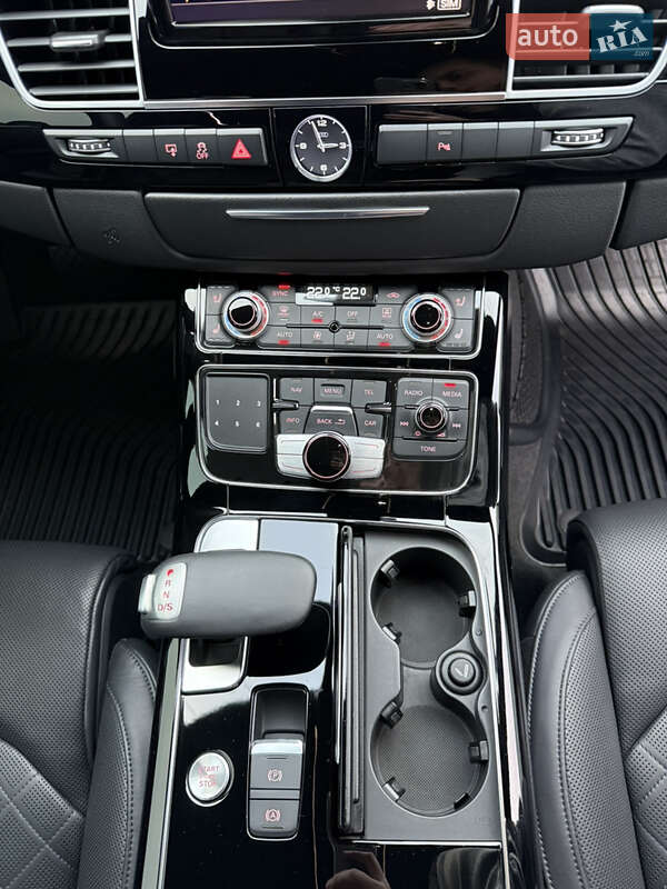 Седан Audi A8 2014 в Киеве