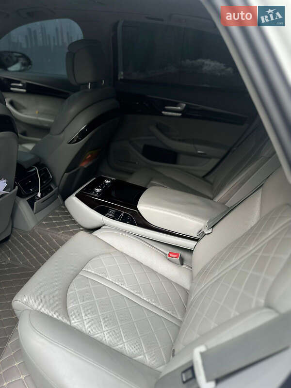 Седан Audi A8 2017 в Киеве фото 12 Седан Audi A8 2017 в Киеве