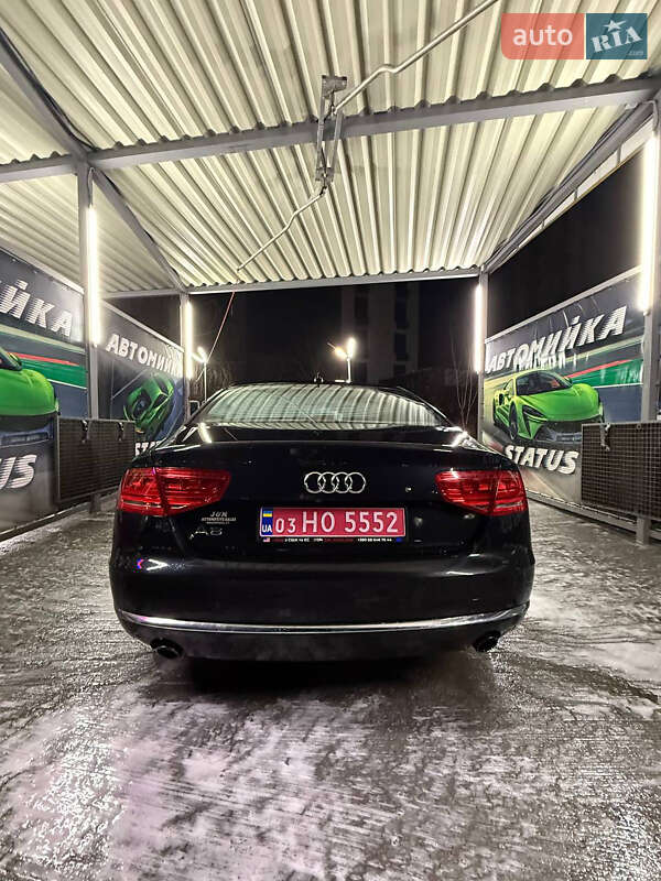 Седан Audi A8 2014 в Луцке
