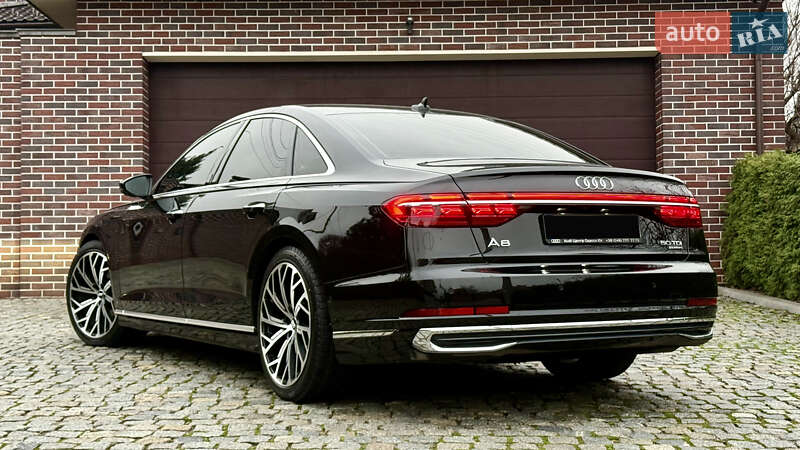 Седан Audi A8 2022 в Киеве