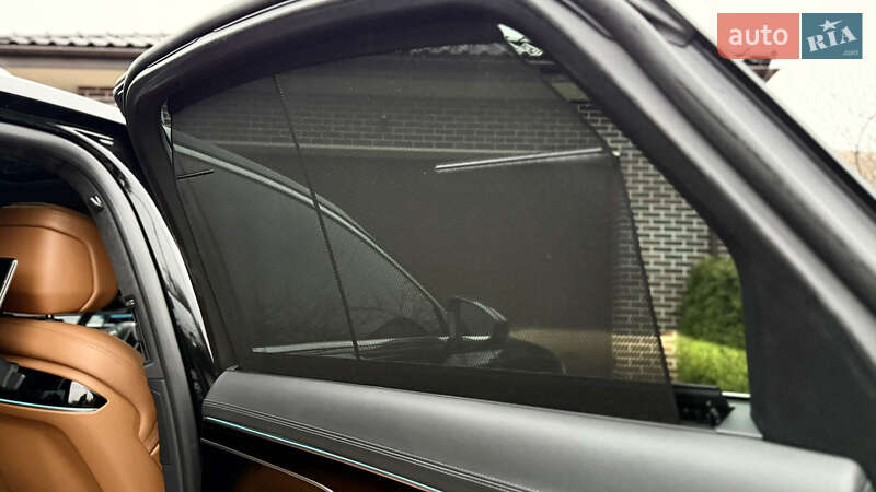 Седан Audi A8 2022 в Киеве