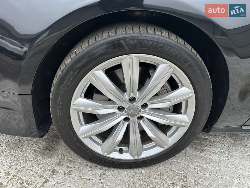Седан Audi A8 2017 в Киеве фото 42 Седан Audi A8 2017 в Киеве