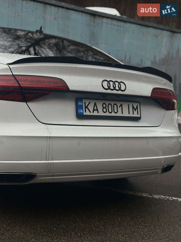 Седан Audi A8 2017 в Киеве