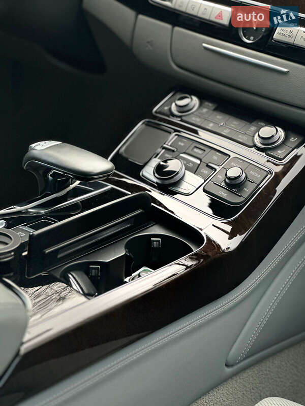 Седан Audi A8 2017 в Киеве