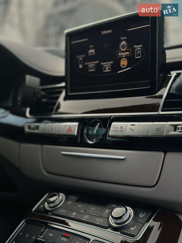 Седан Audi A8 2017 в Киеве