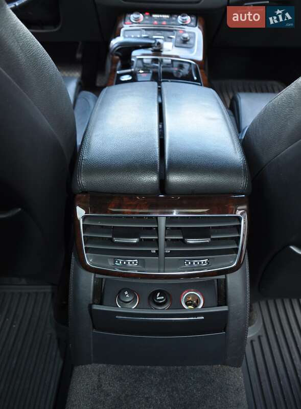 Седан Audi A8 2013 в Одессе