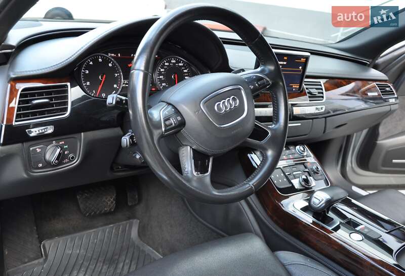 Седан Audi A8 2013 в Одессе