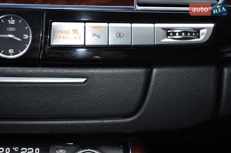 Седан Audi A8 2013 в Одессе