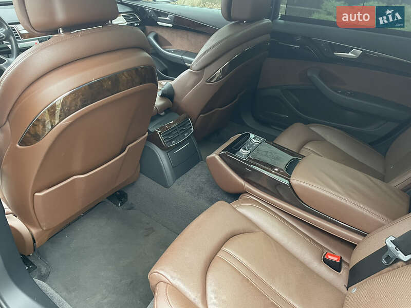 Седан Audi A8 2015 в Днепре