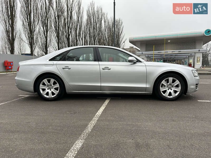 Седан Audi A8 2012 в Киеве