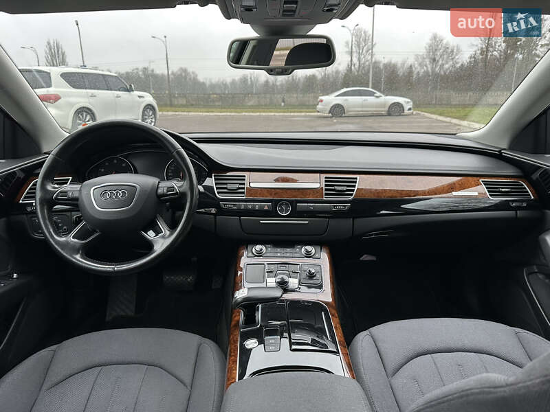 Седан Audi A8 2012 в Киеве