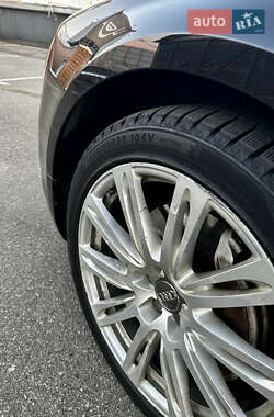 Седан Audi A8 2013 в Киеве