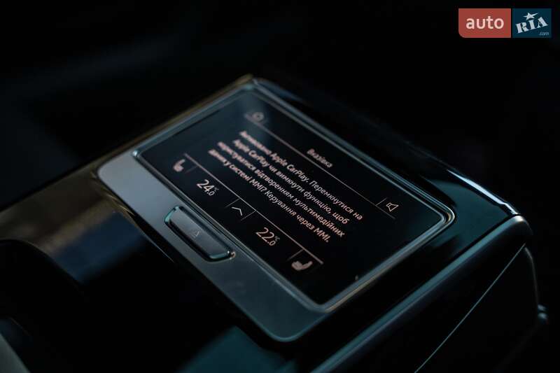 Седан Audi A8 2021 в Черновцах