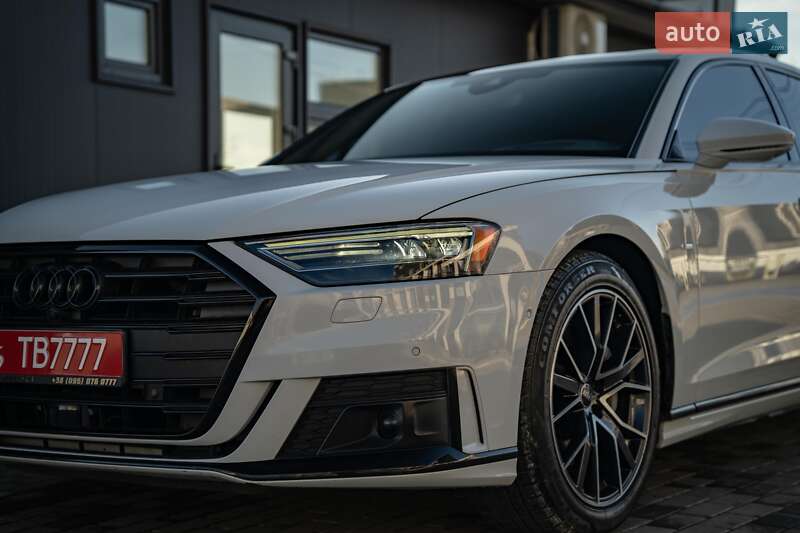 Седан Audi A8 2021 в Черновцах