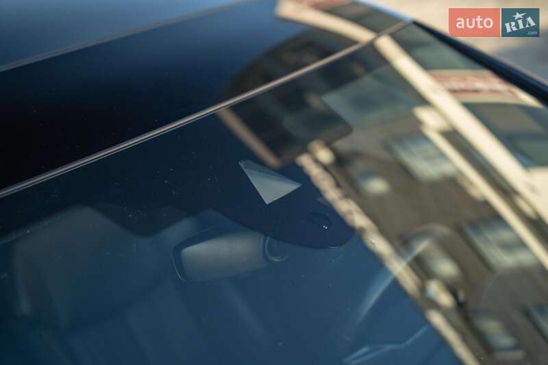 Седан Audi A8 2021 в Черновцах