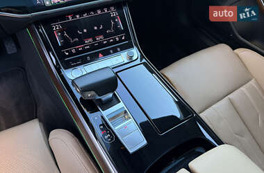 Седан Audi A8 2018 в Рівному