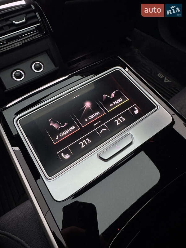 Седан Audi A8 2021 в Виннице