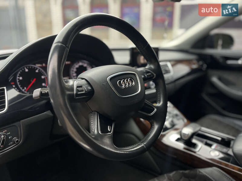 Седан Audi A8 2017 в Білій Церкві