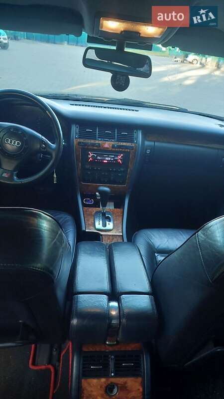 Седан Audi A8 2000 в Черновцах