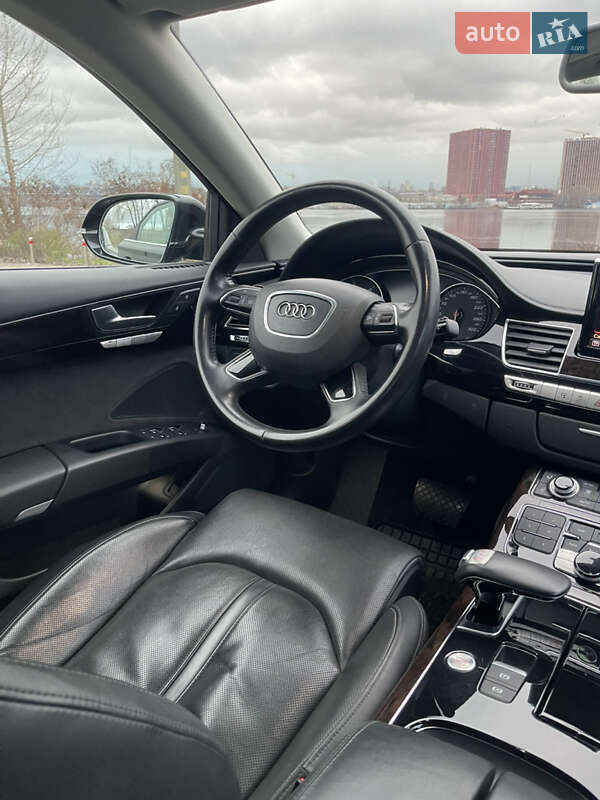Седан Audi A8 2013 в Киеве