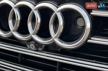 Седан Audi A8 2013 в Киеве