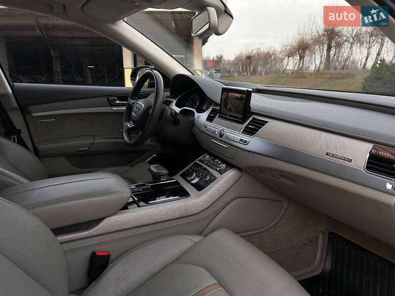 Седан Audi A8 2013 в Киеве