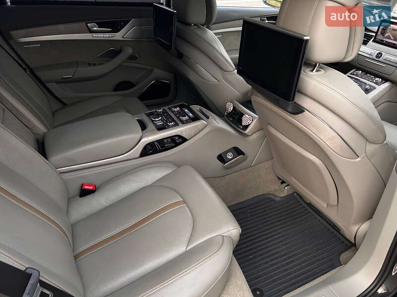 Седан Audi A8 2013 в Киеве