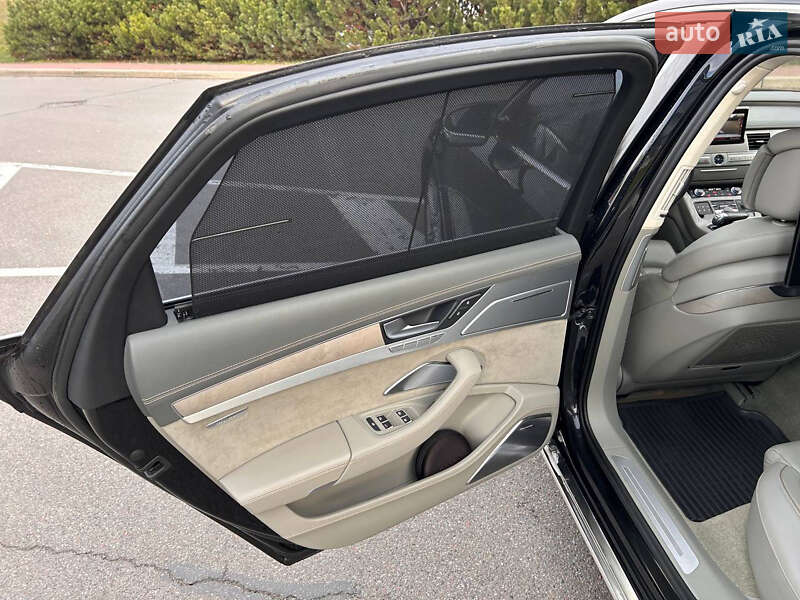 Седан Audi A8 2013 в Киеве