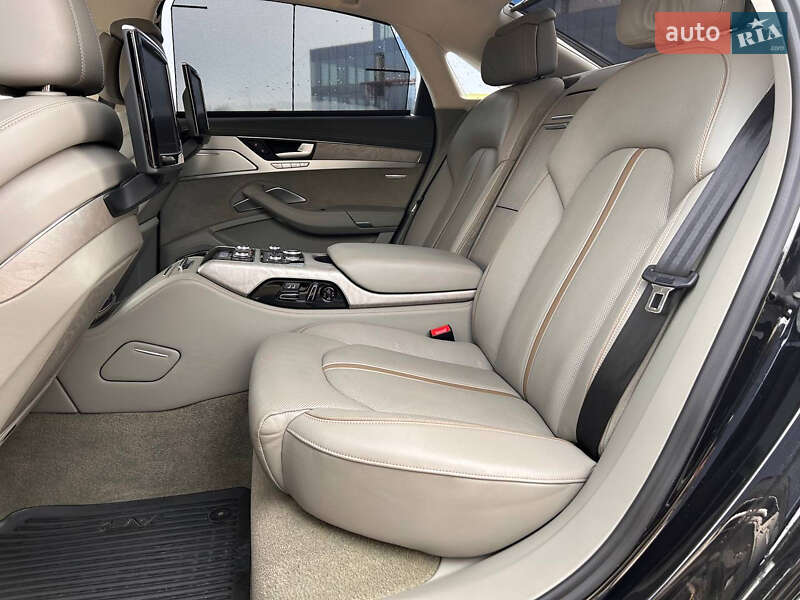 Седан Audi A8 2013 в Киеве