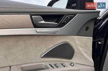 Седан Audi A8 2013 в Киеве