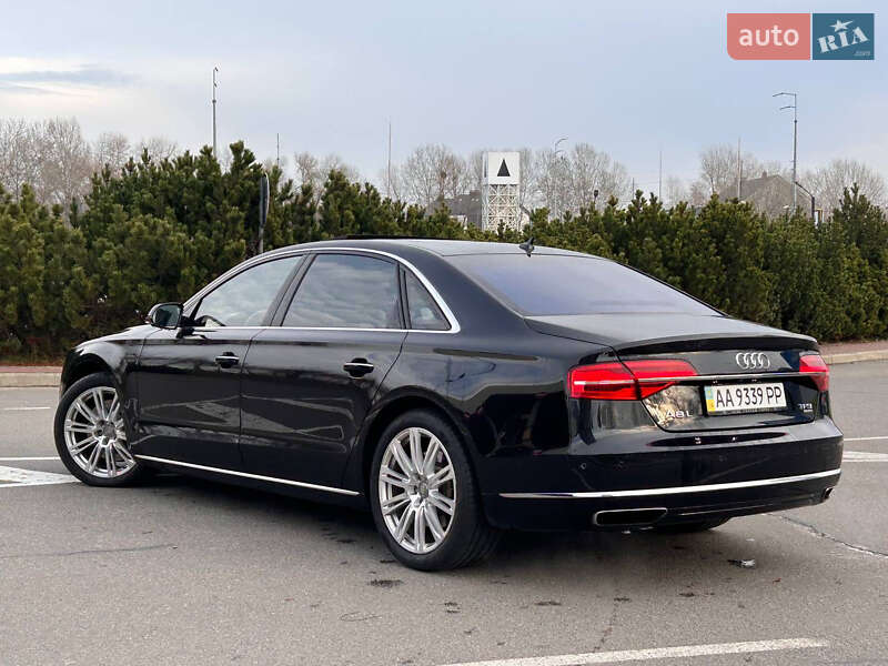 Седан Audi A8 2013 в Киеве