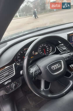 Седан Audi A8 2014 в Коростене