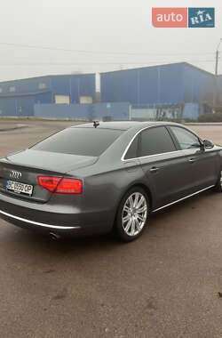 Седан Audi A8 2014 в Коростене