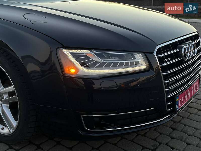 Седан Audi A8 2016 в Львові